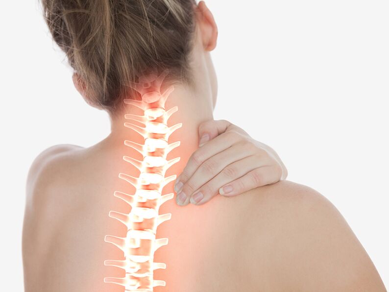 Ang cervical osteochondrosis ay nagpapakita ng sarili bilang mapurol o matalim na sakit